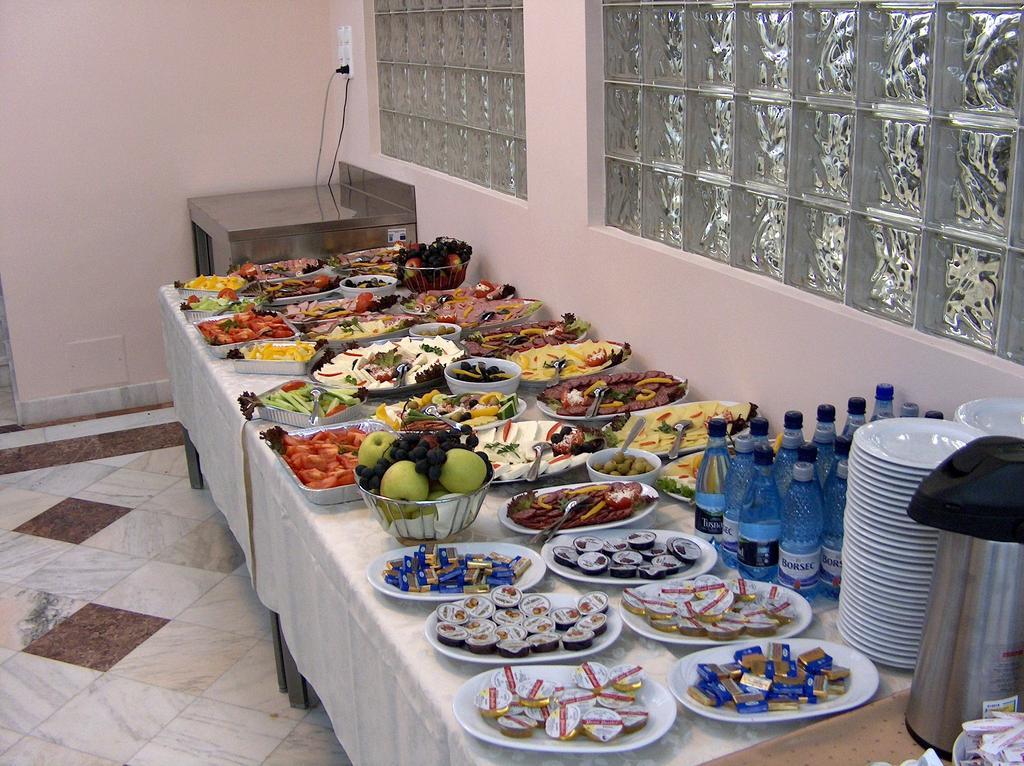 קאיה Hotel Floris מראה חיצוני תמונה
