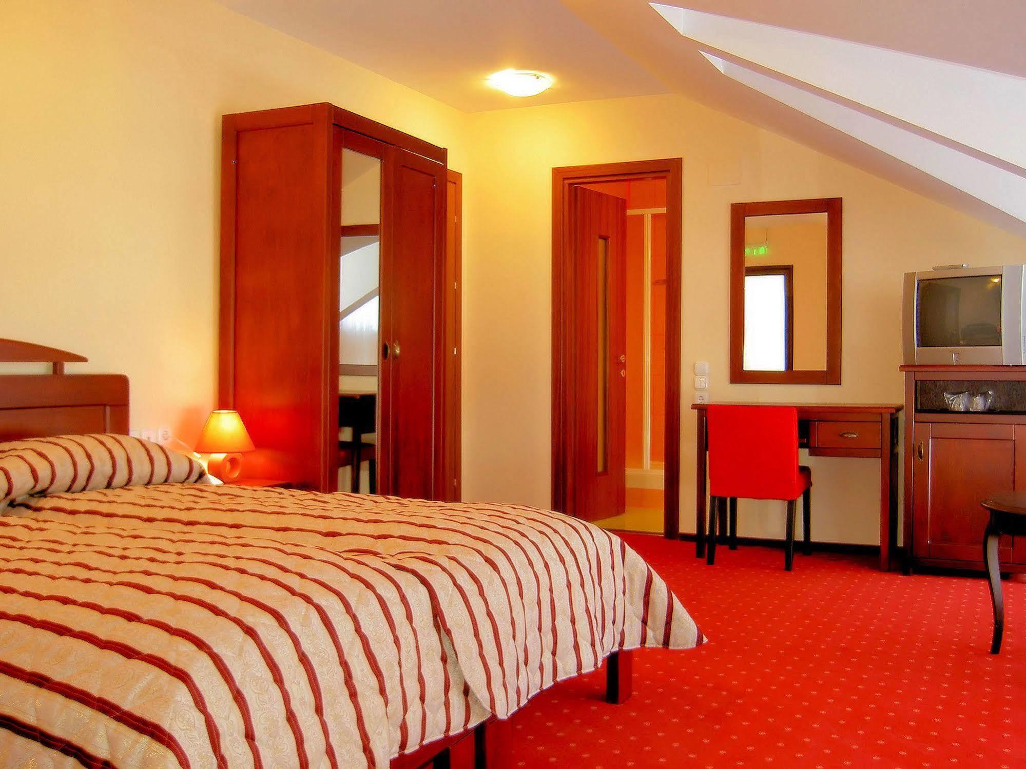 קאיה Hotel Floris מראה חיצוני תמונה